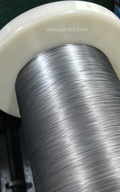 Self-Healing Nickel-Titanium Wire for Tissue Engineering